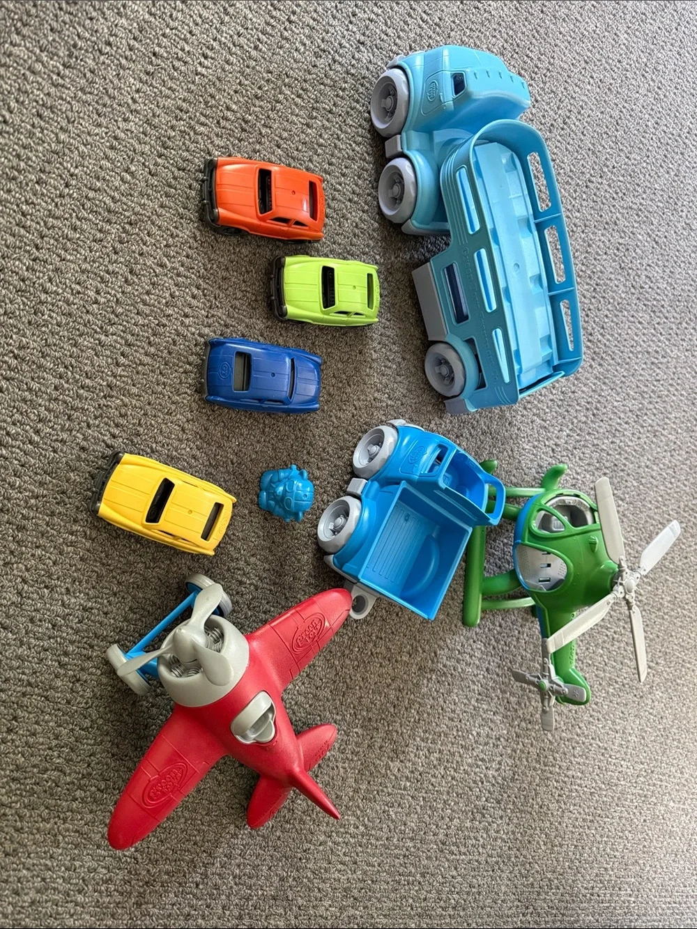 Green Toys Car Carrier Truck Set 8 Cars Airplane helicopter Trasport Vehicle lot